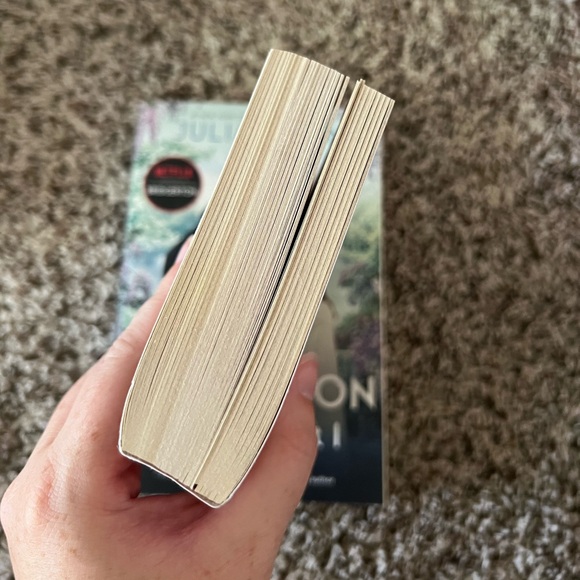 Bridgerton Book Series Books 1&2 - Picture 8 of 9